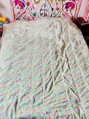 Vintage Floral Quilt Cotton Cover 90x64 Cottagecore Bedspread